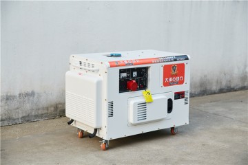 10KW靜音柴油發(fā)電機車載小體積